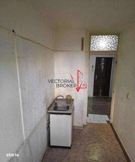 Garsoniera decomandata, et.5, 41mp, bloc 1986, Basarabia- Costin Georg-3