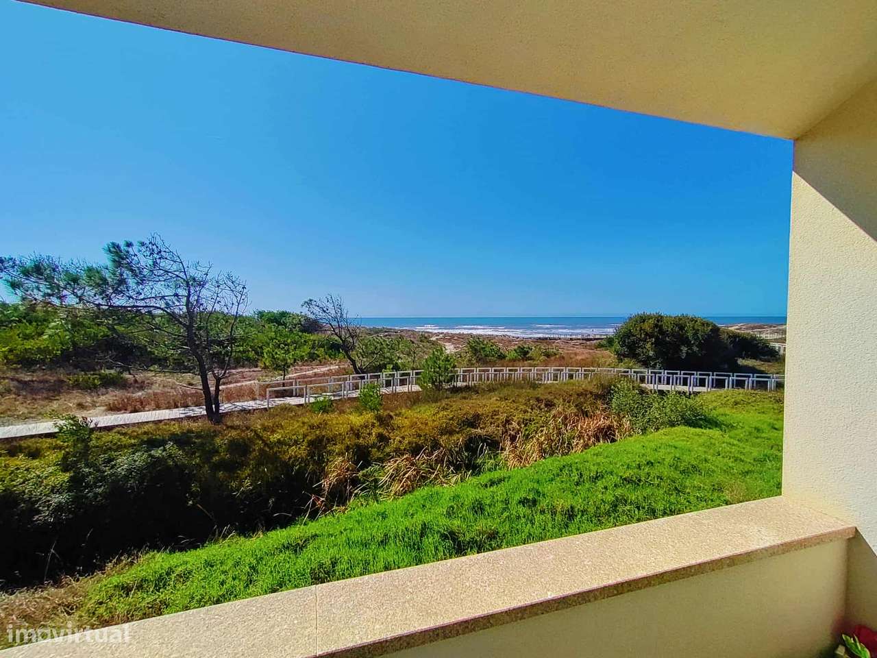 Moradia T3 em Primeira Linha de Mar em Cepães, Esposende-23