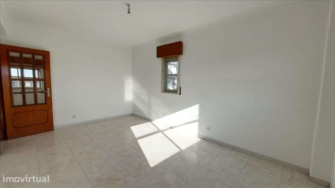 Apartamento T2 em Mem Martins - Grande imagem: 5/17