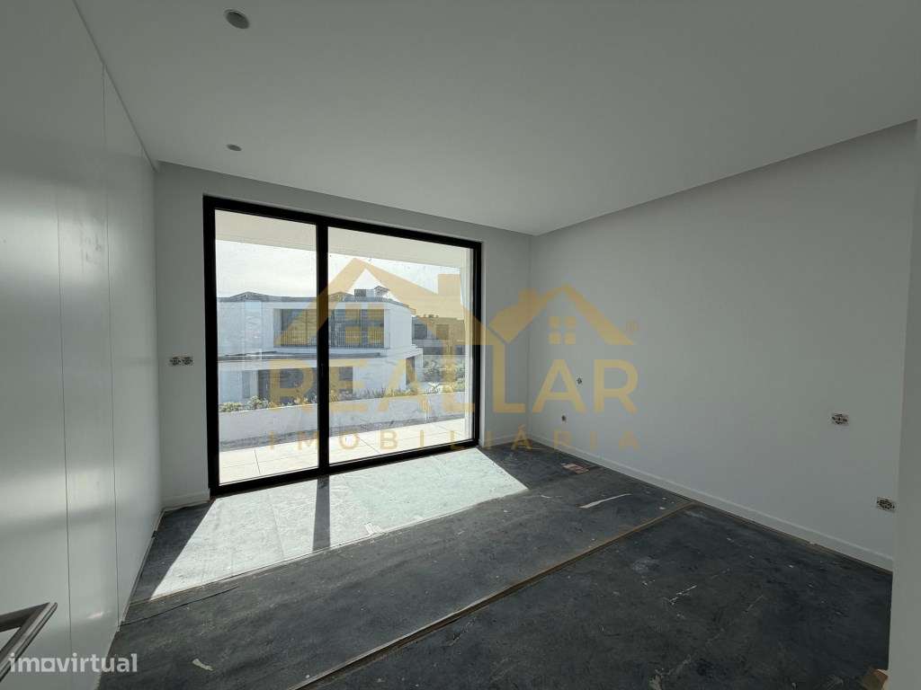 Luxo e Minimalismo: Moradias T3 de Arquitetura Contemporânea-13