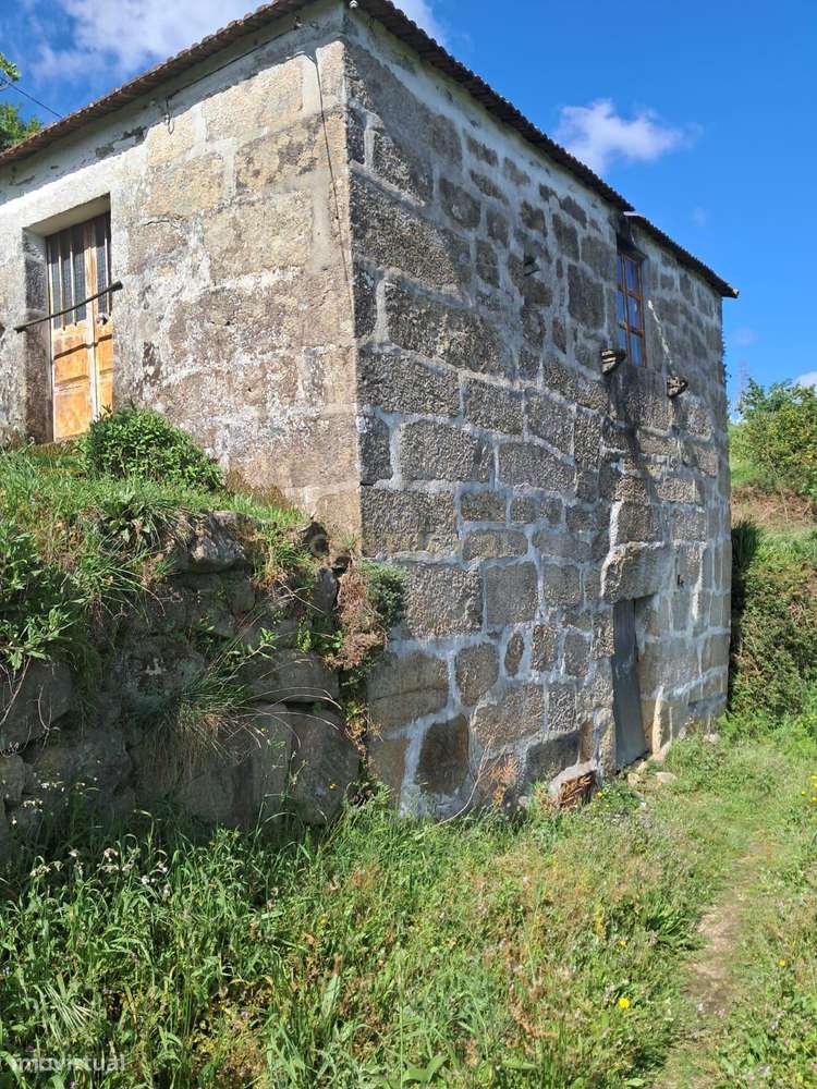 Moradia para restauro - Sande, Marco de Canaveses - Grande imagem: 4/12