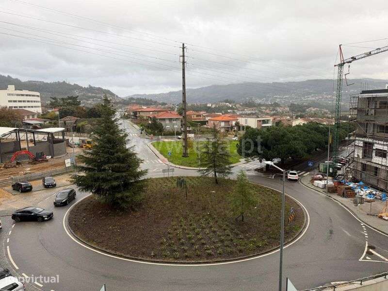 Apartamento T3 / Marco de Canaveses, Alpendorada, Várzea e Torrão-9