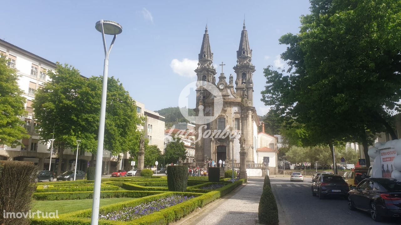 Parafarmácia no centro da cidade de Guimarães