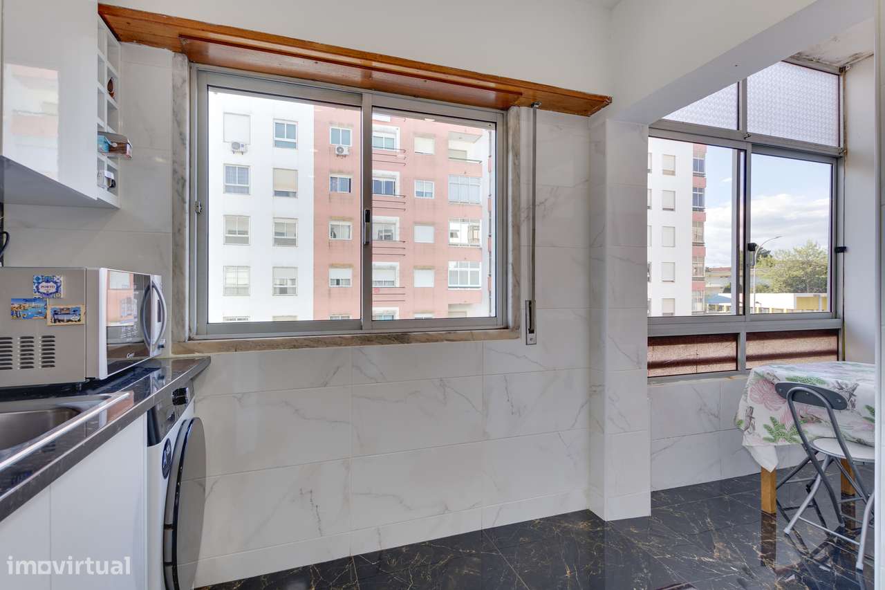 Apartamento T3 com 2 casas de banho em Agualva-24