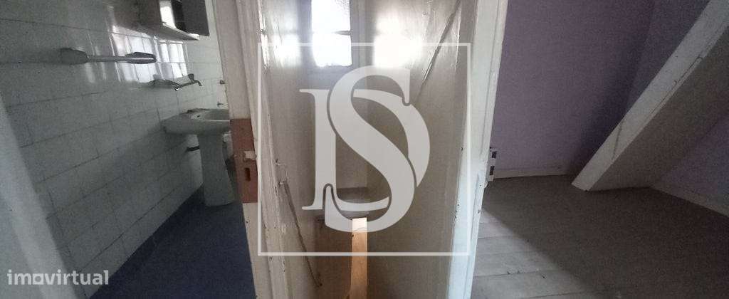 Prédio - Alcântara (Lisboa)-11