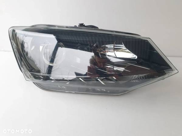 6V1941016 B Skoda Fabia III 3 Lift Lampa Prawa SoczewkaA - 1