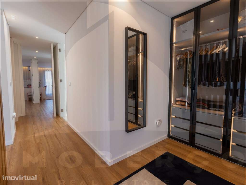Moradia T3 de Luxo em Creixomil - Como Nova-38