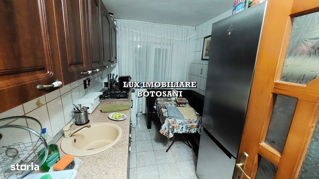 Apartament 3 camere, zona Bucovina-6