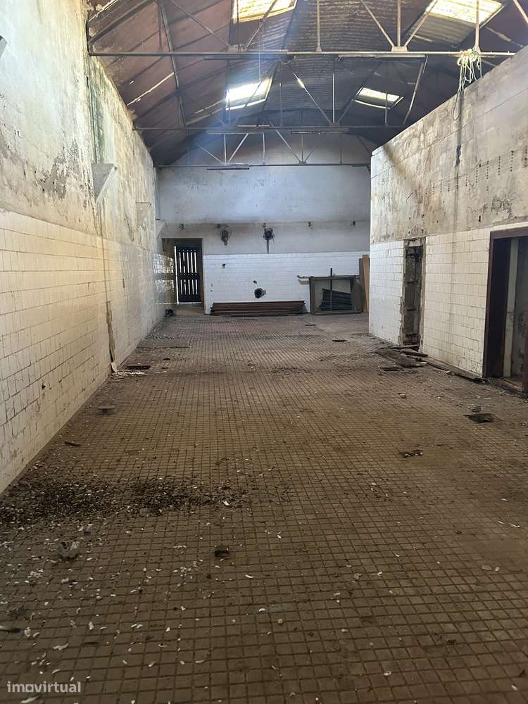 Armazém - Milheirós, Maia - com possibilidade de habitação-8