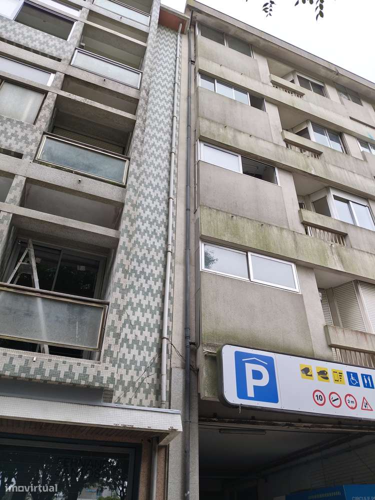 Alugo apartamento T1, no largo da maternidade Júlio Diniz.