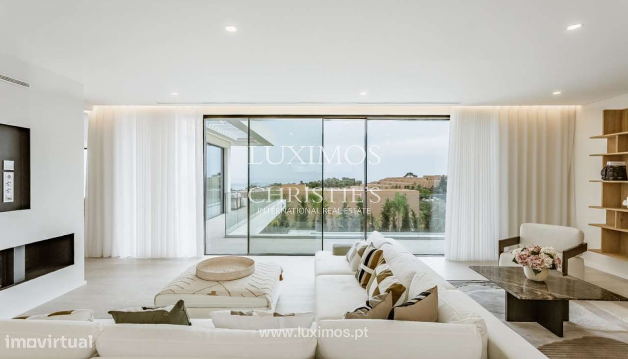 Moradia moderna V4 vista mar, localizada no Golf Resort Palmares, Alga - Grande imagem: 5/34