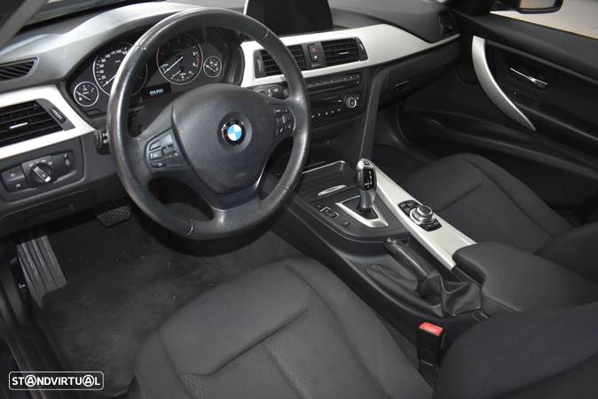 BMW 318 d Auto Exclusive - 25