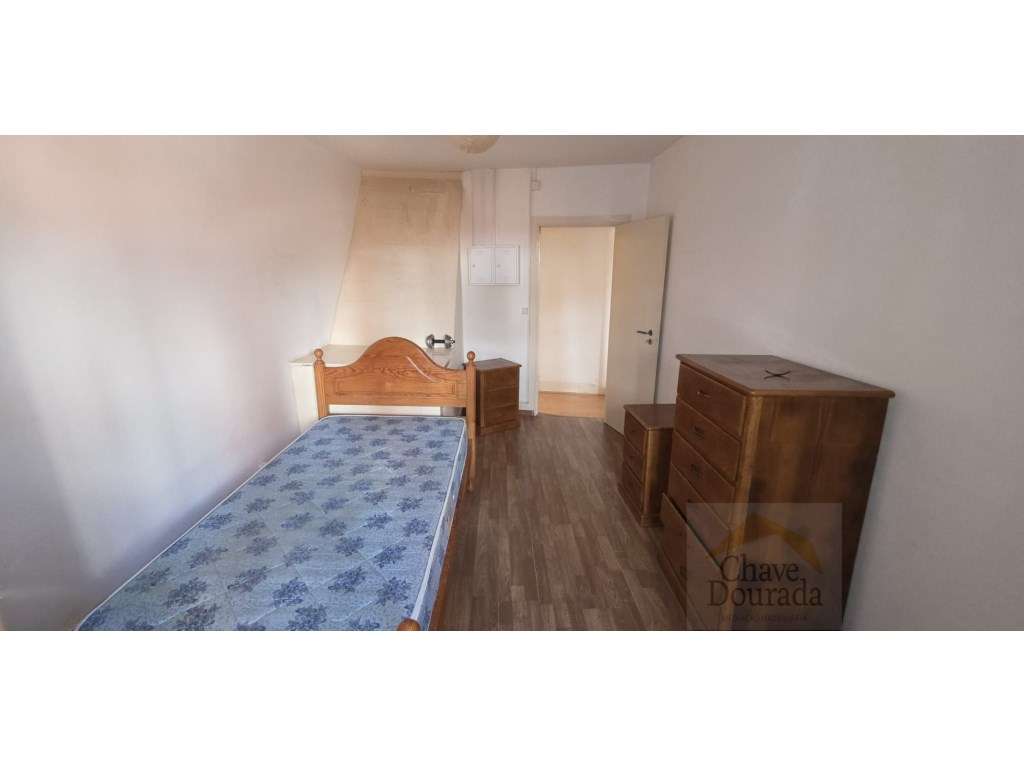 Prédio na Baixa de Coimbra com 3 T1´s-17