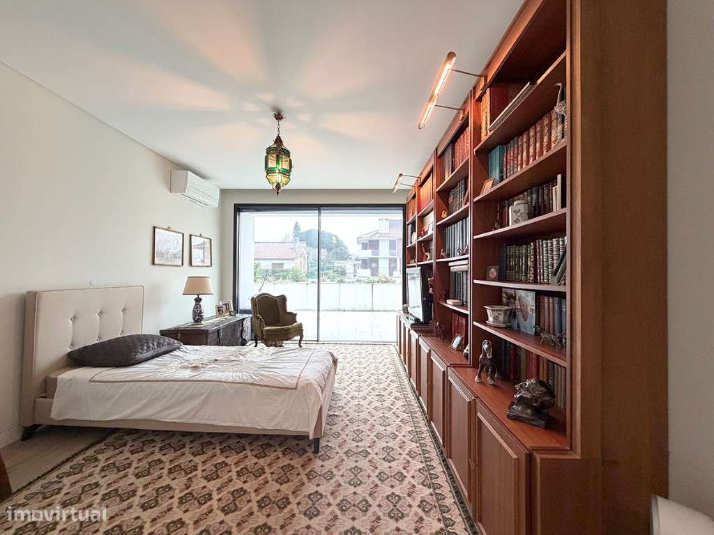 Moradia T4+1 moderna à venda em Picheleiros, Azeitão-33