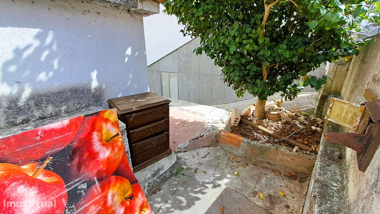 Moradia T6 para reconstrução- Santa Clara, Coimbra-13