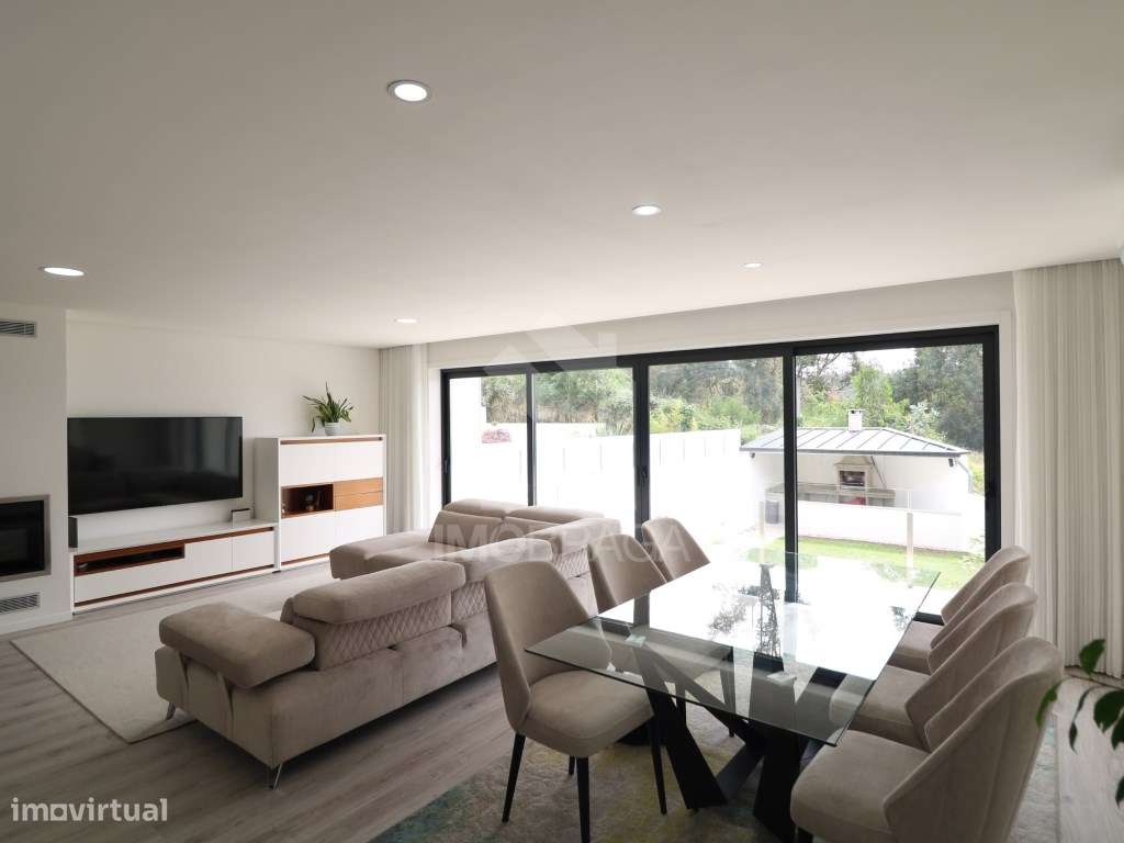 Venda Moradia Banda T3, em Esporões, Braga-14