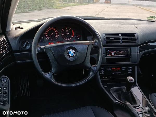 BMW Seria 5 520d - 14