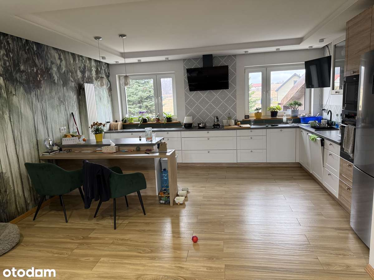 Dom wolnostojący z piękna działką we wsi Jabłów-6