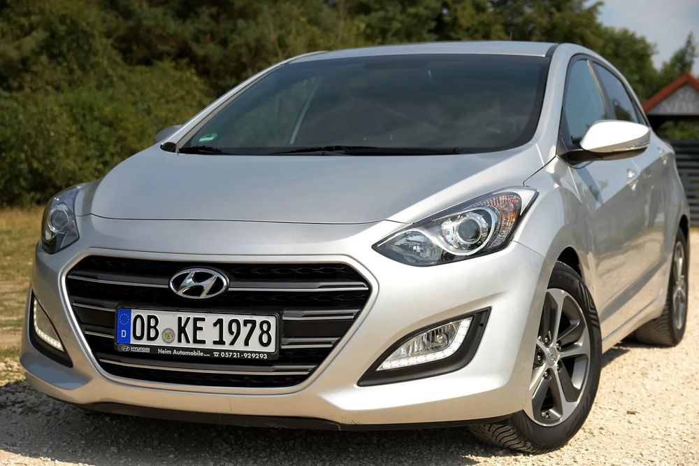 Hyundai i30 II (2012-2017) blue 1.6 GDI Passion 2017