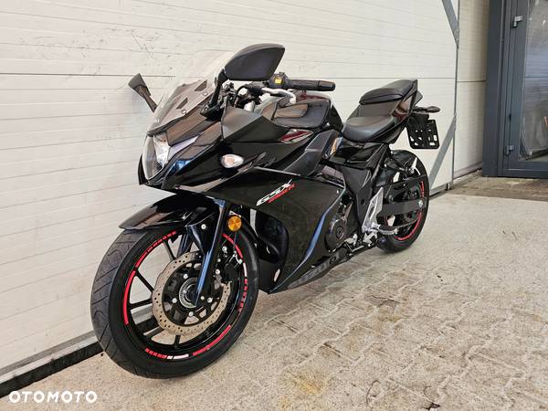 Suzuki GSX - 7