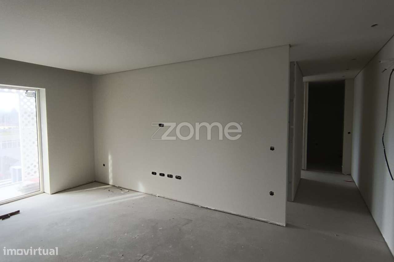 T2 com varanda e lugar de garagem, centro Paços de Ferreira - Grande imagem: 5/37