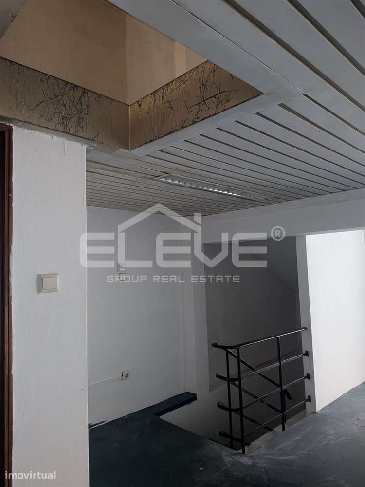 Loja Comercial Próximo Estação Devesas - Grande imagem: 5/13