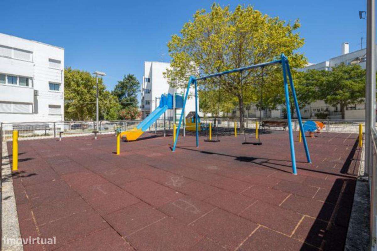 Apartamento com 2 quartos - localizado em Carnide Lisbon - Grande imagem: 2/5