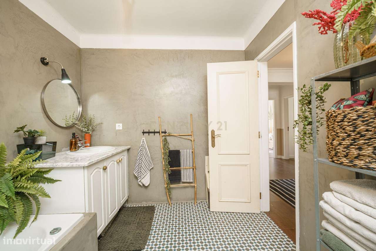 Elegância e Sofisticação – Fantástico Apartamento T3 em Setúbal-11