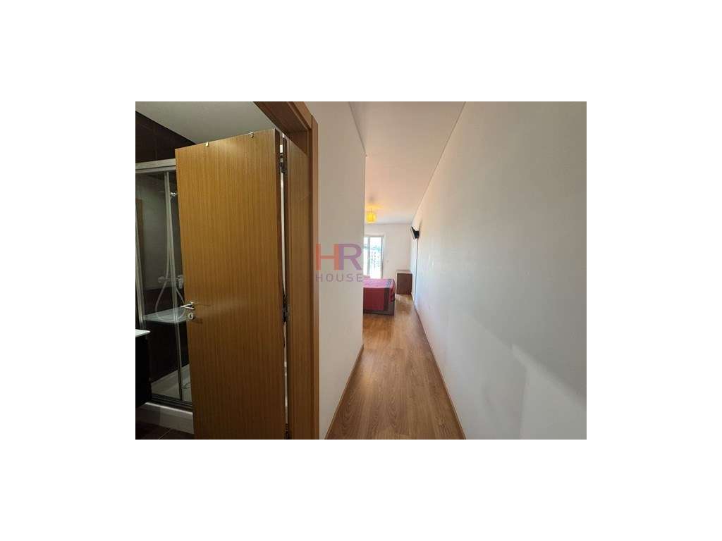 Quinta da Portela Vende-se T2 com garagem dupla.-20