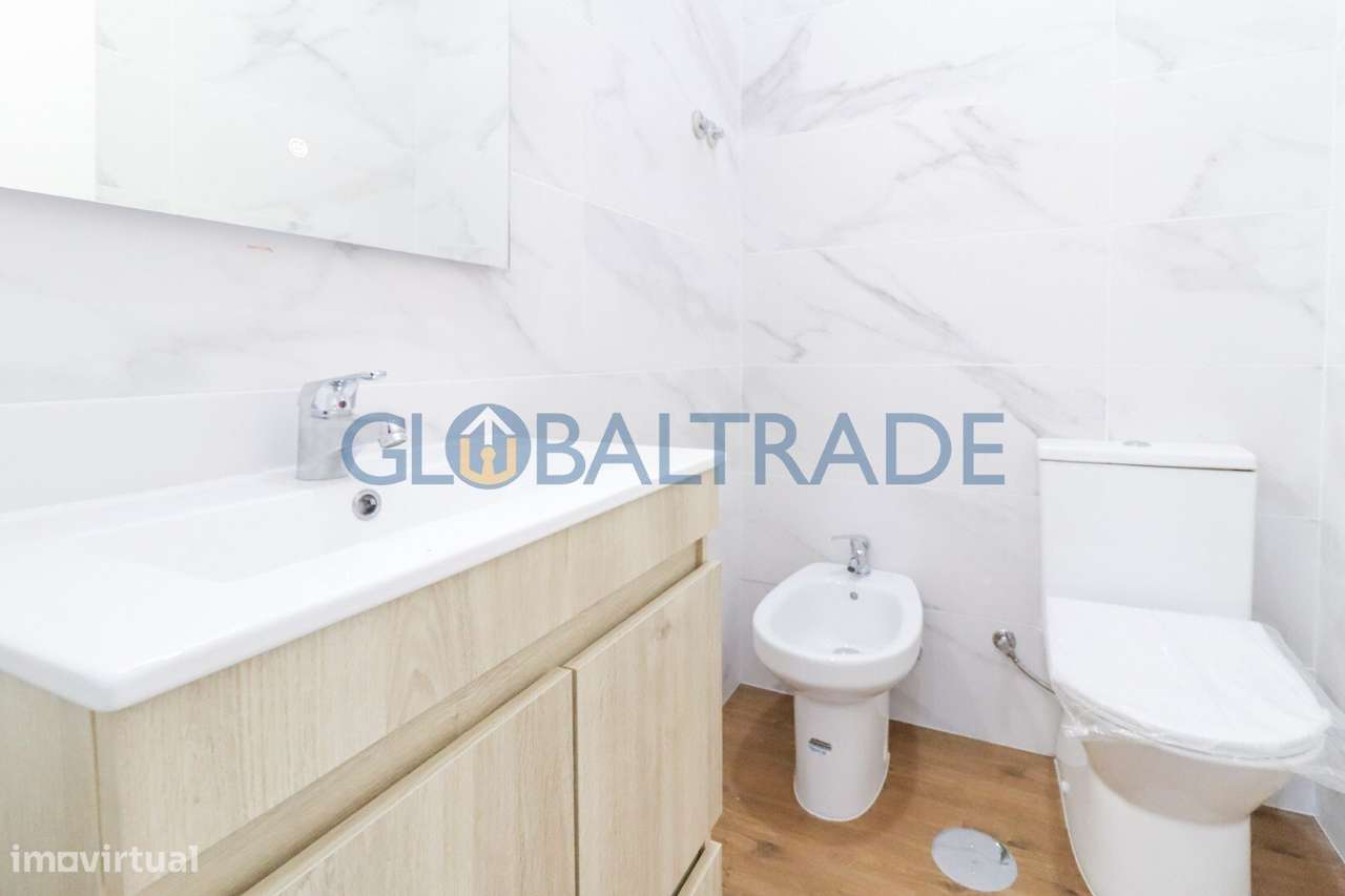 Apartamento T3 Renovado & Equipado em Águas Santas-21