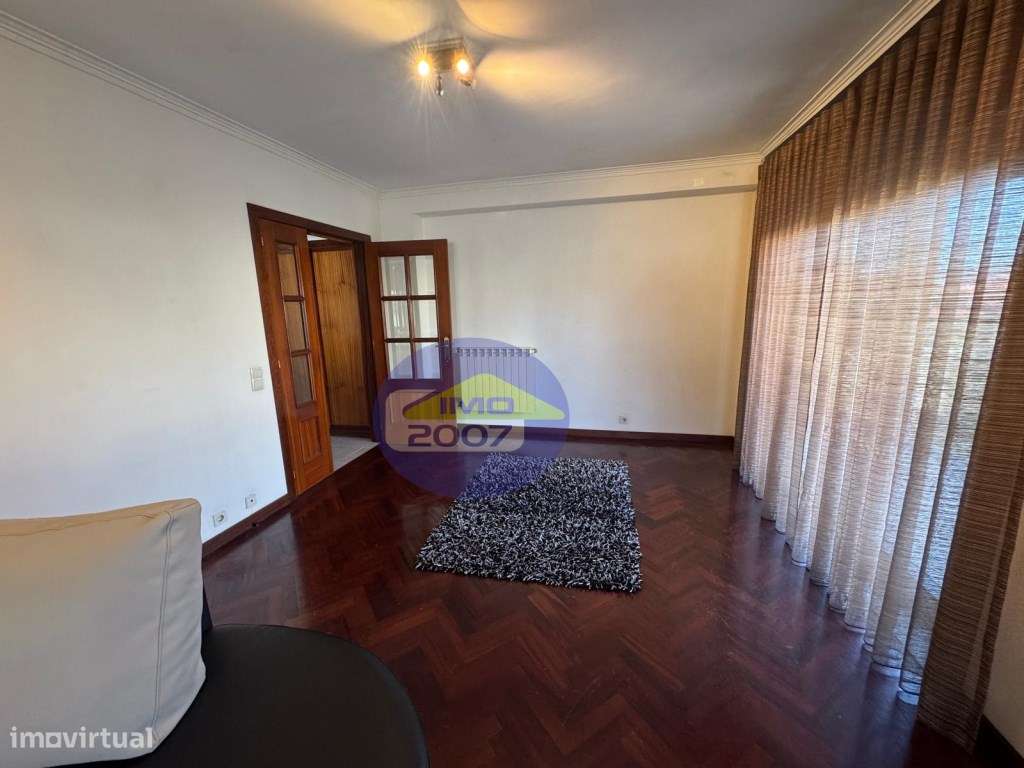 Apartamento T3 com terraço em Paços de Brandão-14