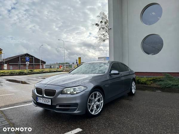 BMW Seria 5 525d xDrive Luxury Line - 17