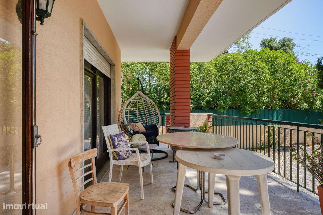 Moradia independente T8 com jardim, pomar e garagem | Nova Oeiras-40