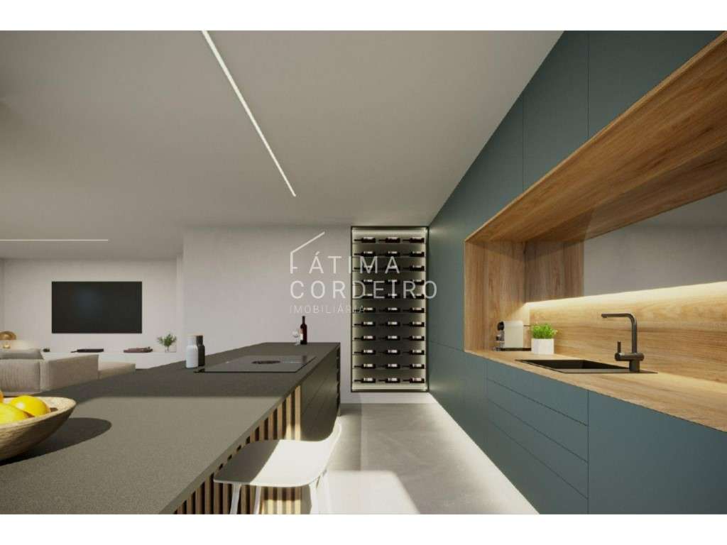 Moradia Isolada T4 com piscina e garagem situada na Aroeira-15