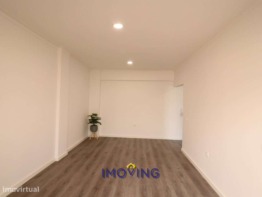 Apartamento T2, Remodelado, na Verderena, Barreiro-10