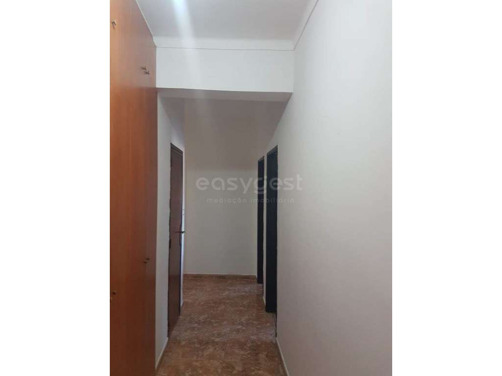 Apartamento T3 - Vialonga - Ideal para Famílias ou Estudantes - Grande imagem: 3/5