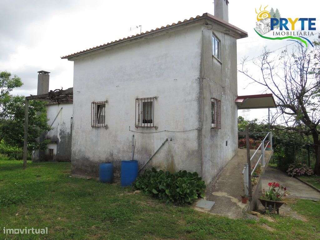 Quinta composta por moradia T4 situada perto de Cernache do Bonjardim - Grande imagem: 3/27