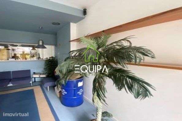 Loja licenciada para comércio e serviços, no centro da cidade de San-5