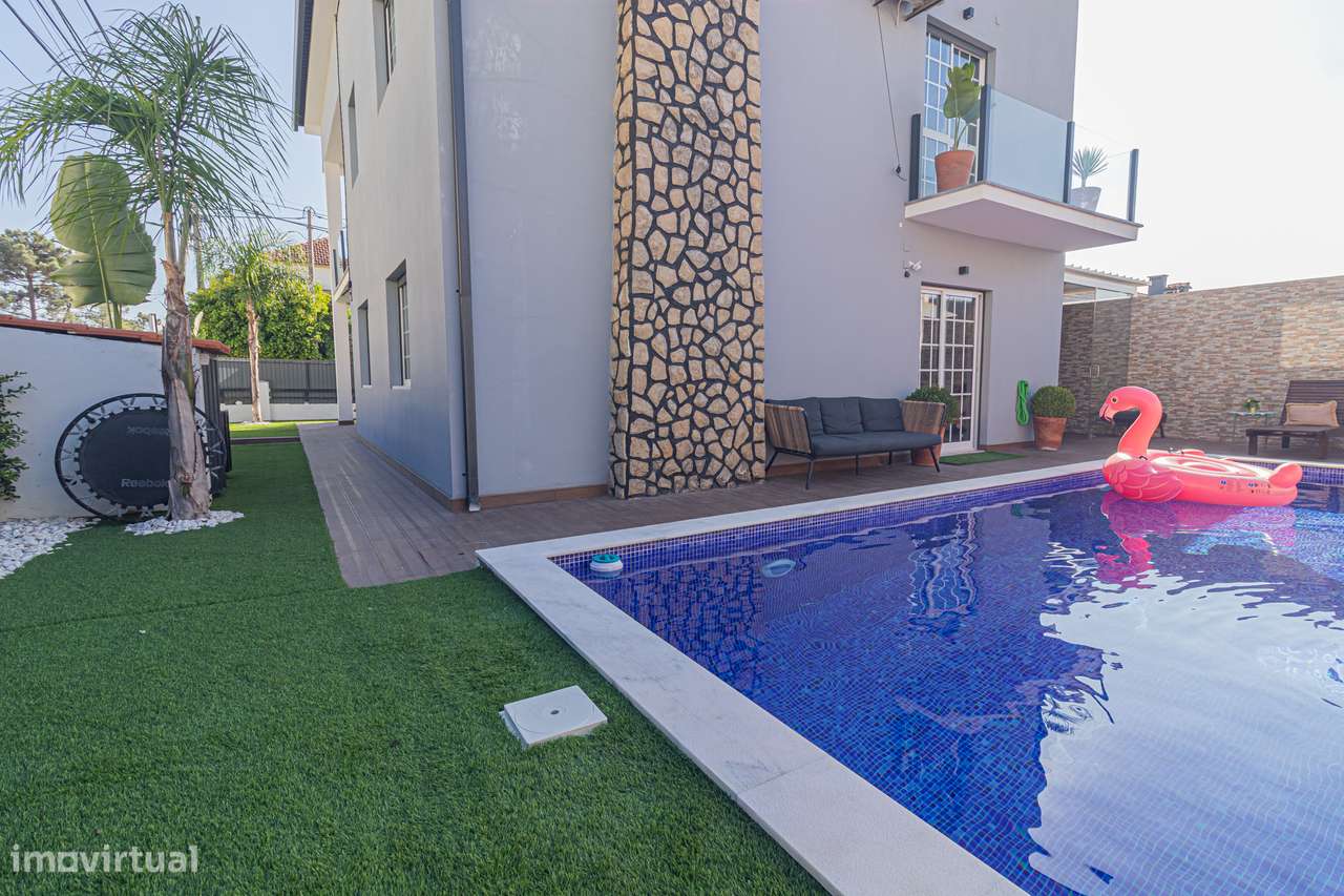 Moradia Isolada T4 com piscina  em Pinhal Frades, Fernão Ferro-48