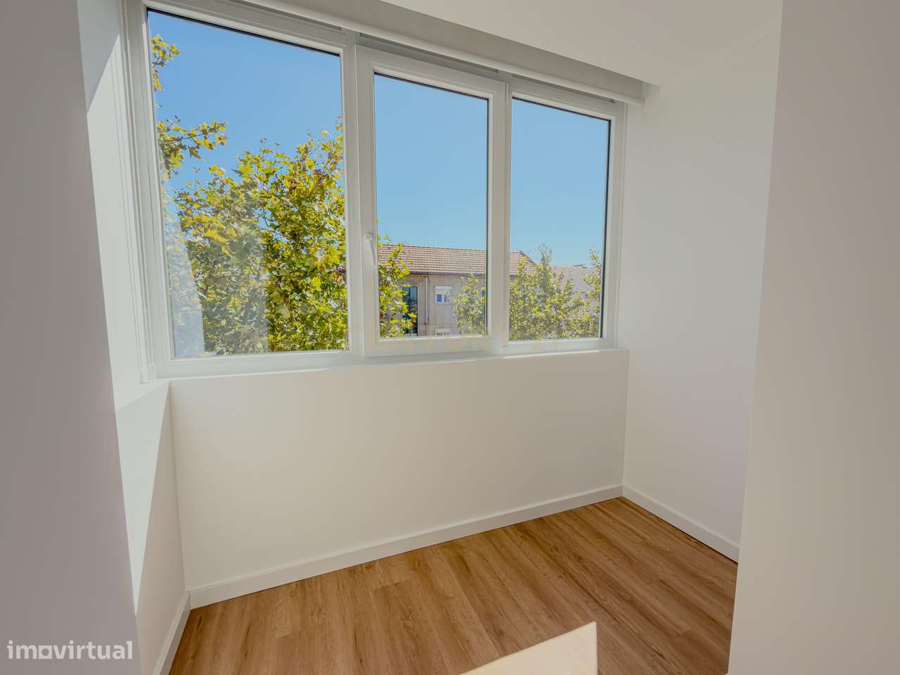 Apartamento 3 assoalhadas, remodelado com acabamentos de charme, situa-21