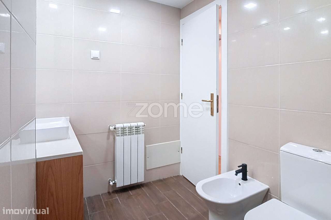Apartamento T2 Premium com Terraço no Vale das Flores-29