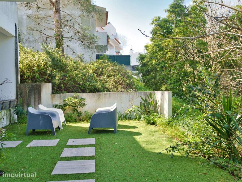 Moradia T5 Remodelada com Painéis Fotovoltaicos - Monte Santos, Sintra-36