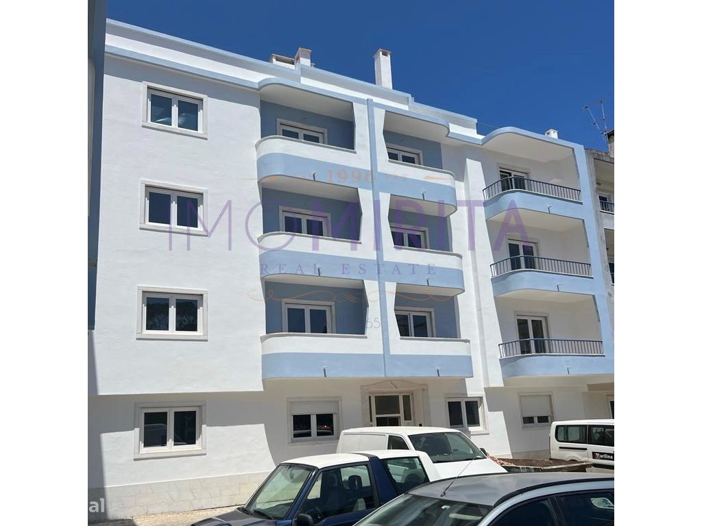Apartamento T2 novo a estrear em Algueirāo