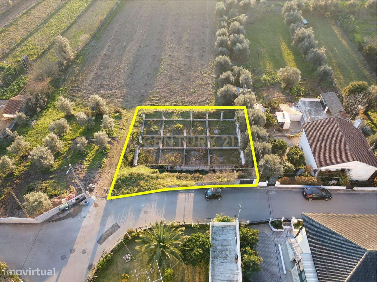 Lote de terreno  junto da futura estação de metro bus, com viabilidade - Grande imagem: 2/4