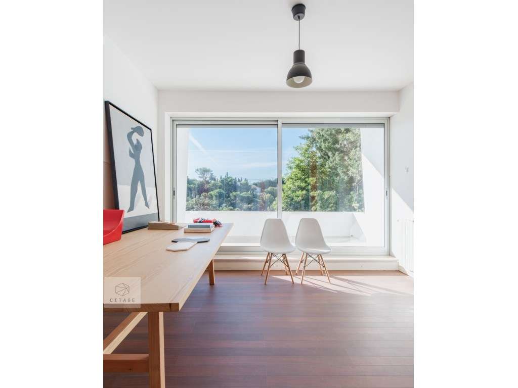 Moradia com vista mar no centro do Estoril-40