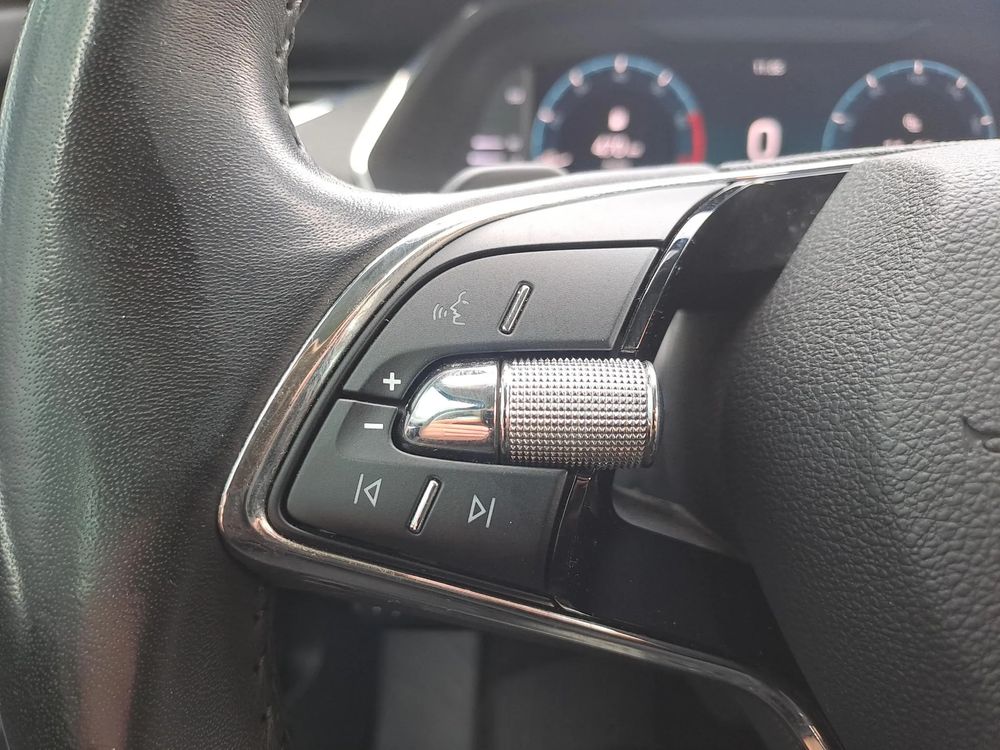 SKODA OCTAVIA Aktywny Tempomat 3 Strefowa Klimatyzacja Gniazdo 230V Łopatki VAT23%