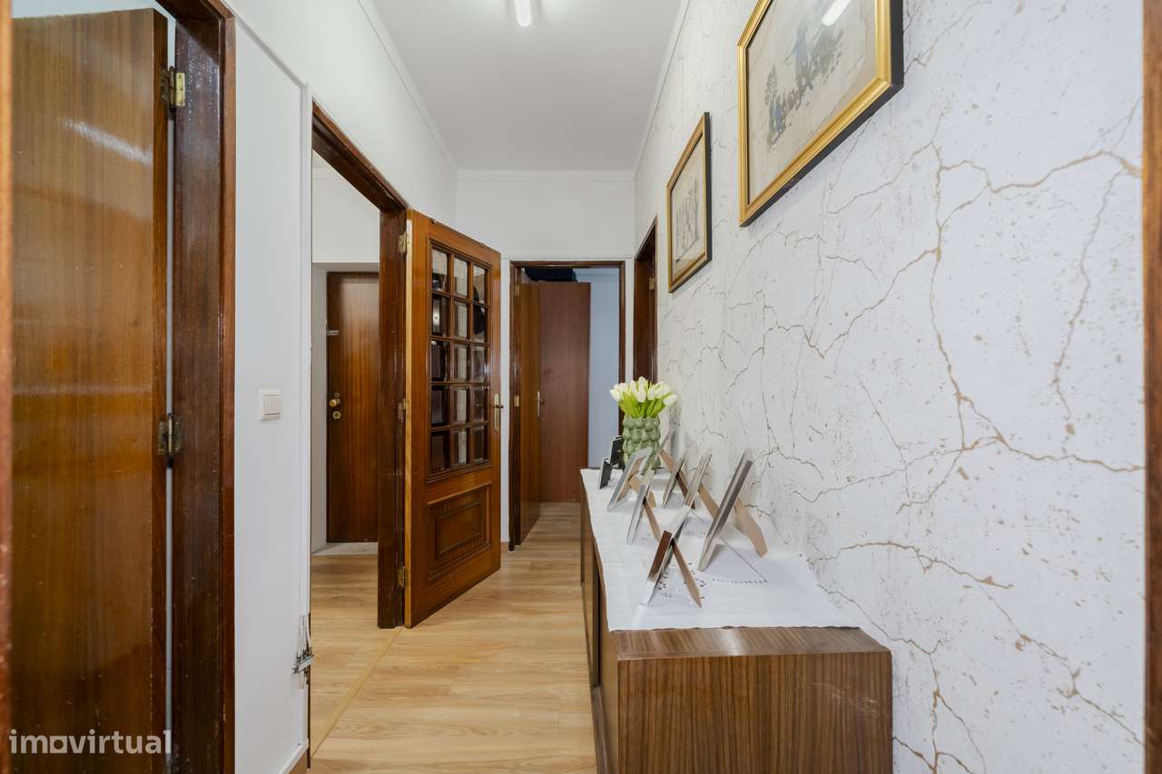 Apartamento T3 Remodelado no Centro de Braga-7