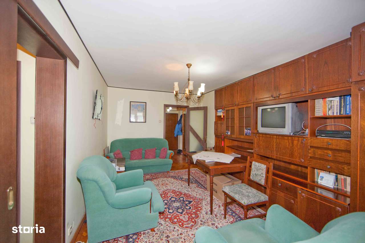 3 camere stradal pe Bulevardul Tineretului vizavi de parc langa metrou-0