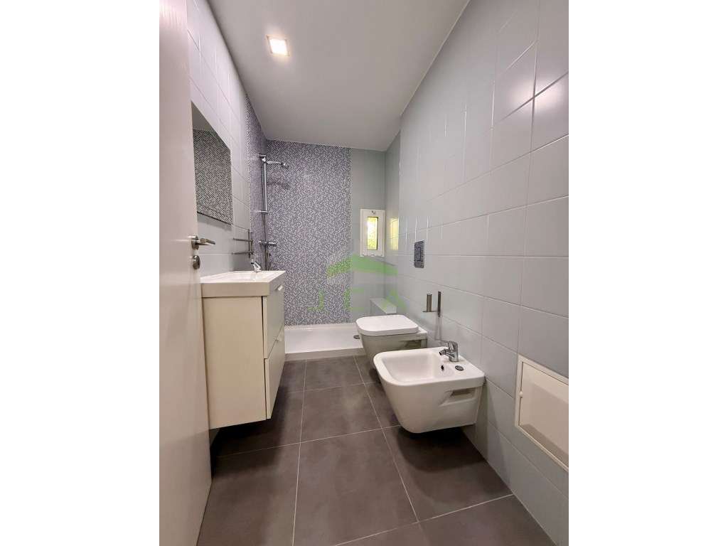 Apartamento T6 no centro de Leiria-8