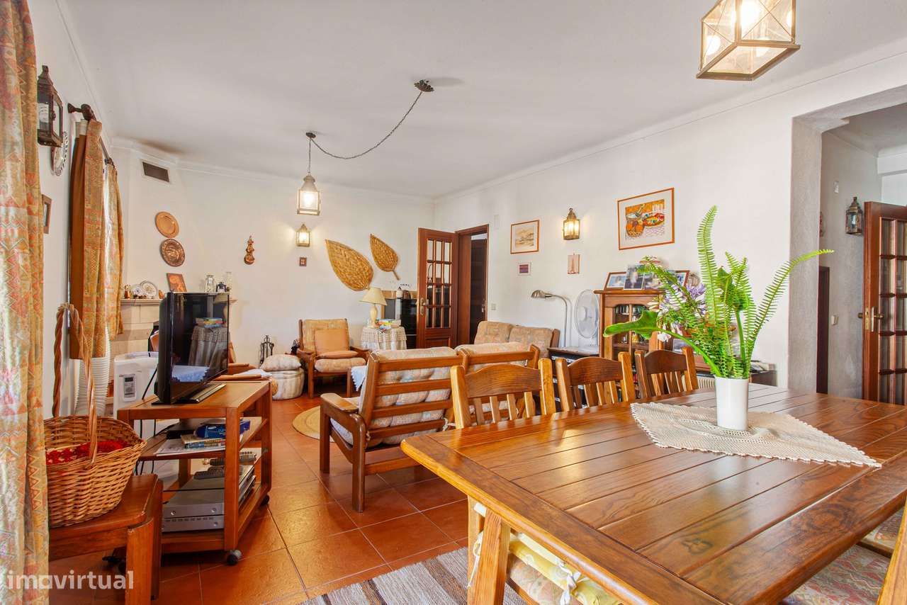 Moradia T4, 2 pisos, com jardim e árvores de fruto, Marisol | Aroeira-6